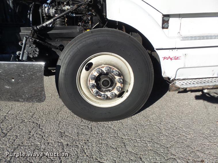 image for item DB6280 1999 Volvo VNL semi truck