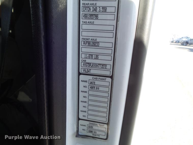 image for item DB6280 1999 Volvo VNL semi truck