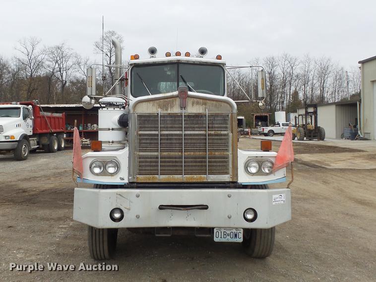 image for item DB6318 1987 Kenworth 510 semi truck