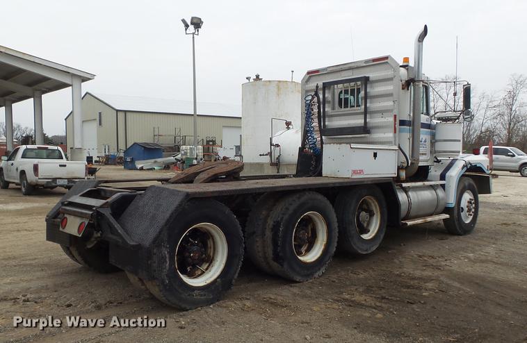 image for item DB6318 1987 Kenworth 510 semi truck