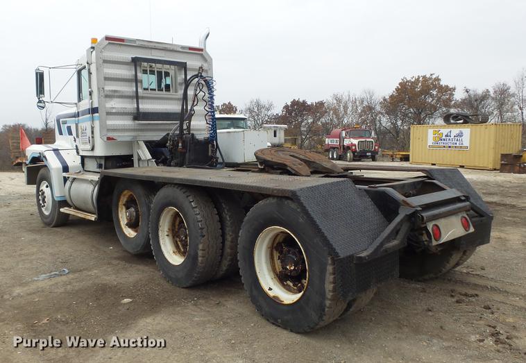 image for item DB6318 1987 Kenworth 510 semi truck