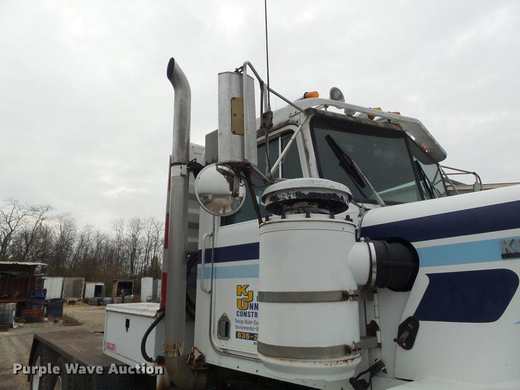 image for item DB6318 1987 Kenworth 510 semi truck
