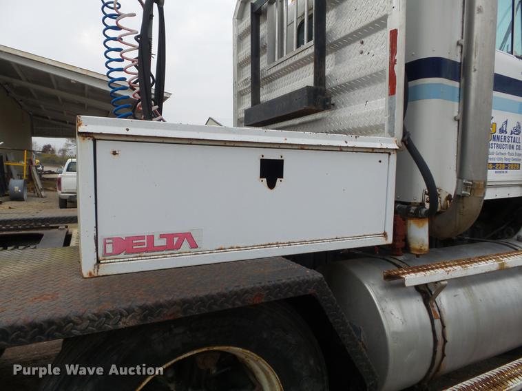 image for item DB6318 1987 Kenworth 510 semi truck