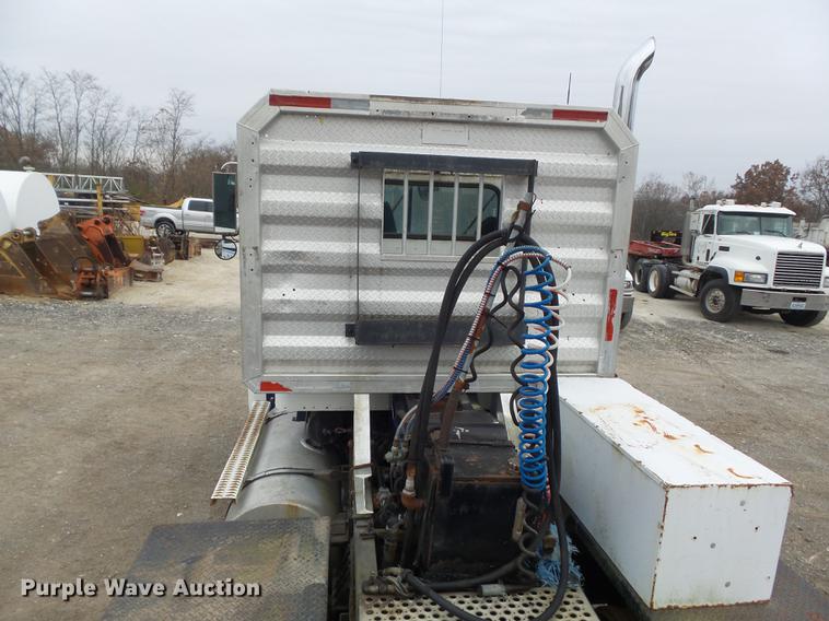 image for item DB6318 1987 Kenworth 510 semi truck