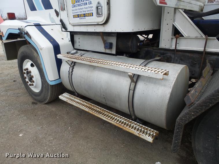 image for item DB6318 1987 Kenworth 510 semi truck