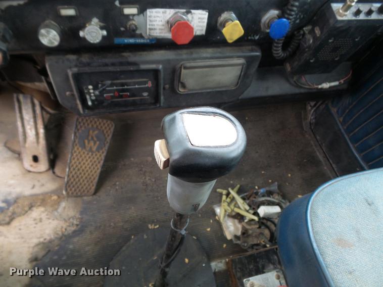 image for item DB6318 1987 Kenworth 510 semi truck