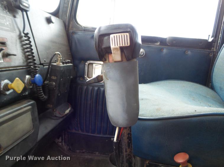 image for item DB6318 1987 Kenworth 510 semi truck