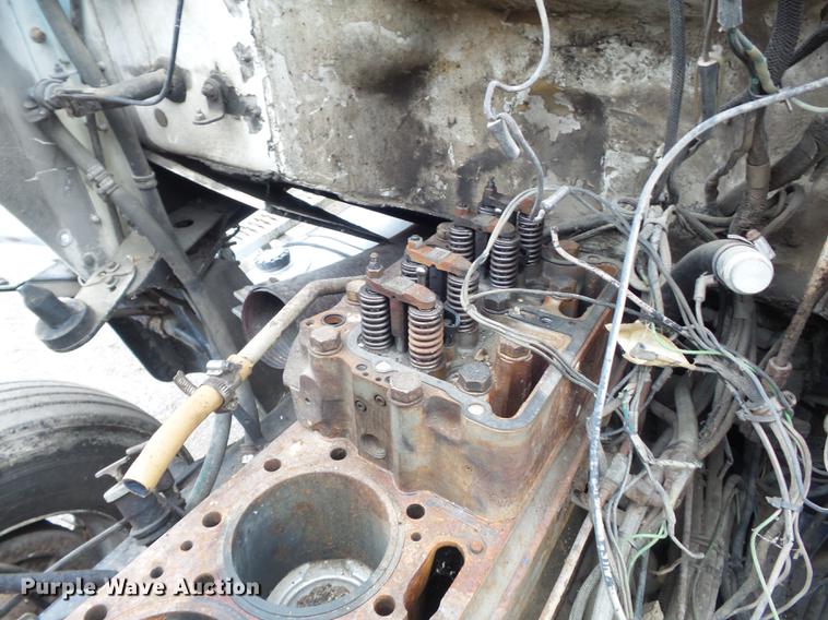 image for item DB6318 1987 Kenworth 510 semi truck