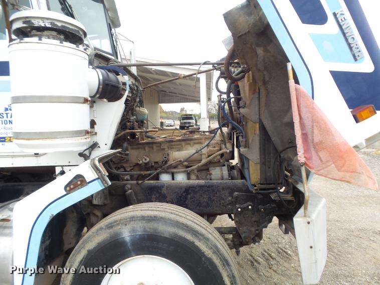 image for item DB6318 1987 Kenworth 510 semi truck