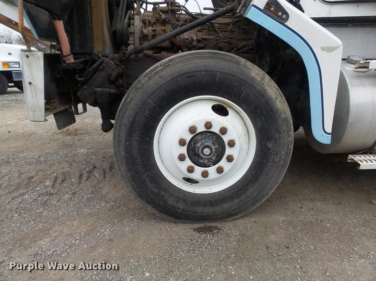 image for item DB6318 1987 Kenworth 510 semi truck