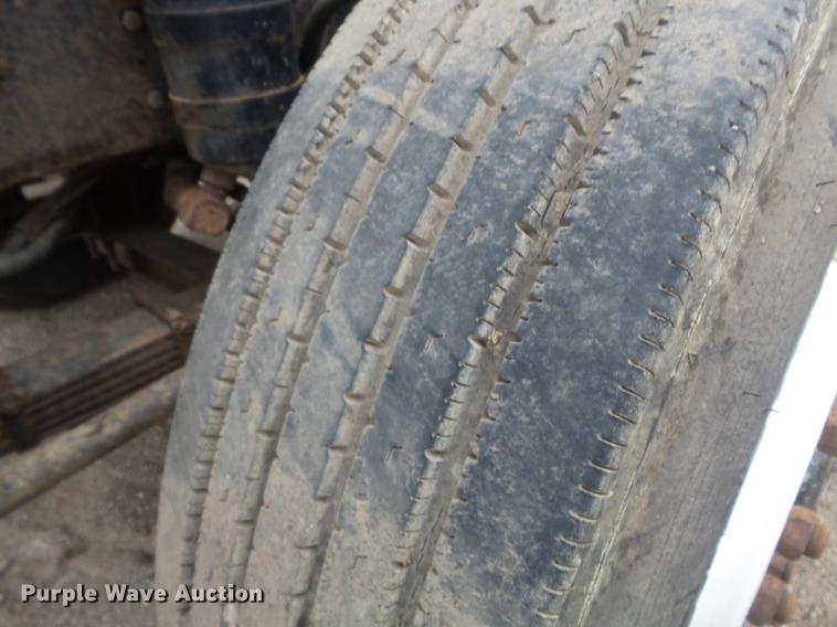 image for item DB6318 1987 Kenworth 510 semi truck