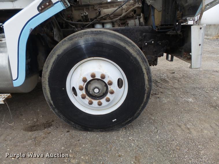 image for item DB6318 1987 Kenworth 510 semi truck