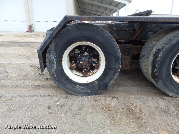 image for item DB6318 1987 Kenworth 510 semi truck