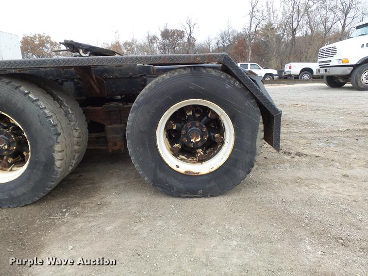 image for item DB6318 1987 Kenworth 510 semi truck