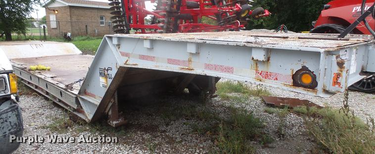 image for item DB8126 1995 Wilson 506CF-70 Muvall double drop deck equipment trailer