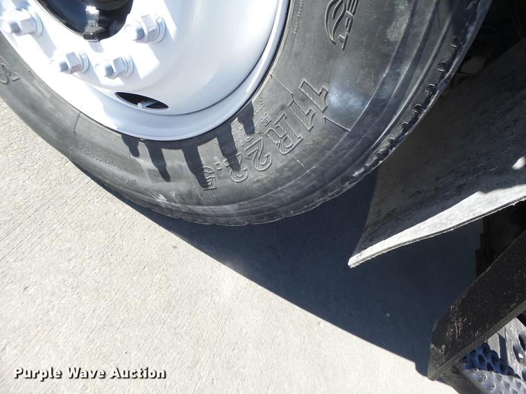 image for item DB9886 Kalmar Ottawa WT30 yard truck