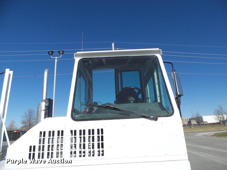 image for item DB9886 Kalmar Ottawa WT30 yard truck