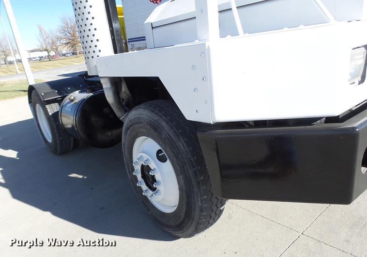 image for item DB9886 Kalmar Ottawa WT30 yard truck