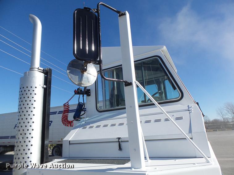 image for item DB9886 Kalmar Ottawa WT30 yard truck