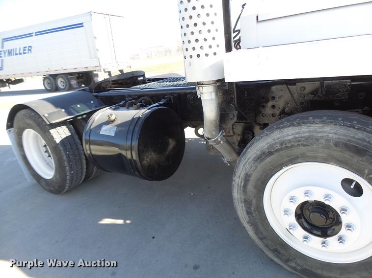 image for item DB9886 Kalmar Ottawa WT30 yard truck