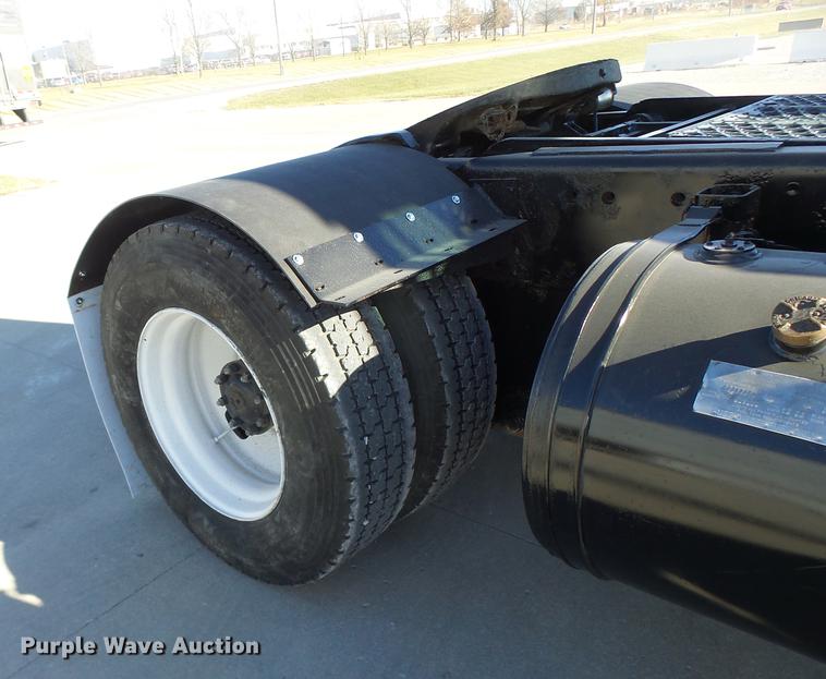 image for item DB9886 Kalmar Ottawa WT30 yard truck