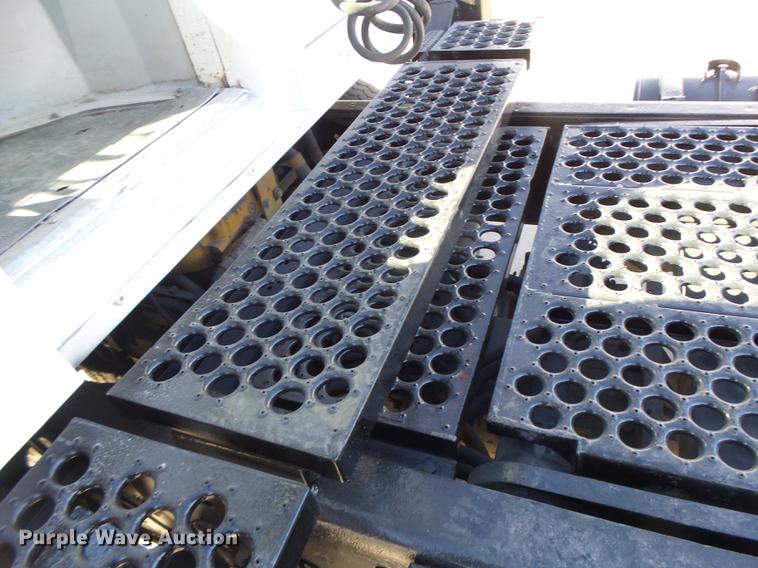 image for item DB9886 Kalmar Ottawa WT30 yard truck