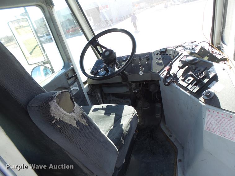 image for item DB9886 Kalmar Ottawa WT30 yard truck