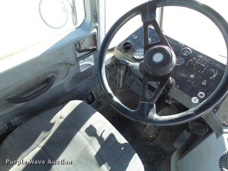 image for item DB9886 Kalmar Ottawa WT30 yard truck