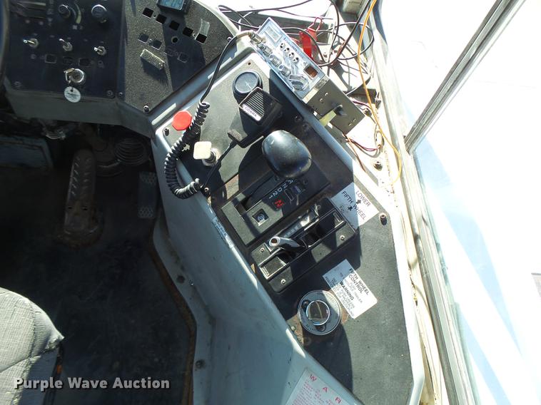 image for item DB9886 Kalmar Ottawa WT30 yard truck