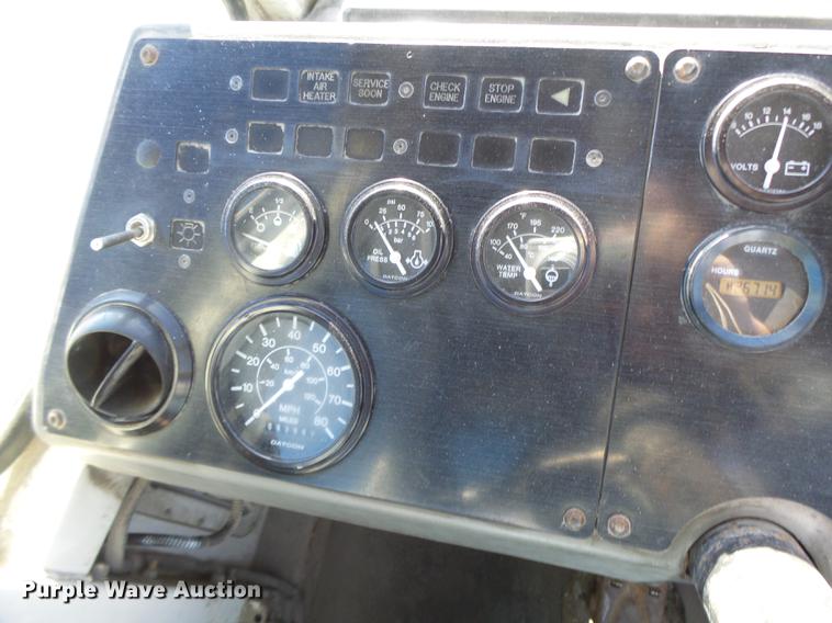 image for item DB9886 Kalmar Ottawa WT30 yard truck