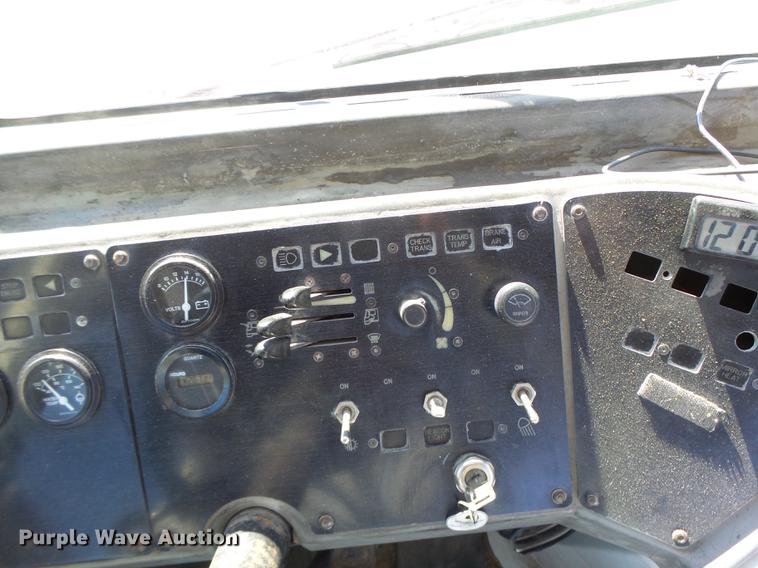 image for item DB9886 Kalmar Ottawa WT30 yard truck