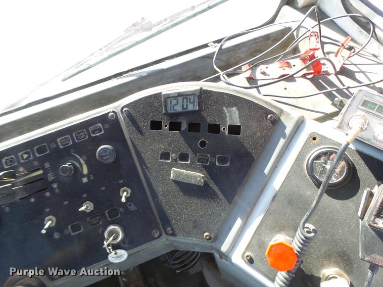 image for item DB9886 Kalmar Ottawa WT30 yard truck