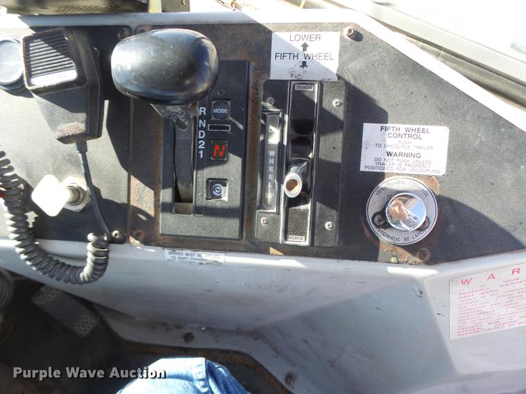 image for item DB9886 Kalmar Ottawa WT30 yard truck