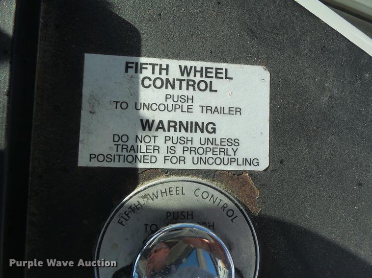 image for item DB9886 Kalmar Ottawa WT30 yard truck