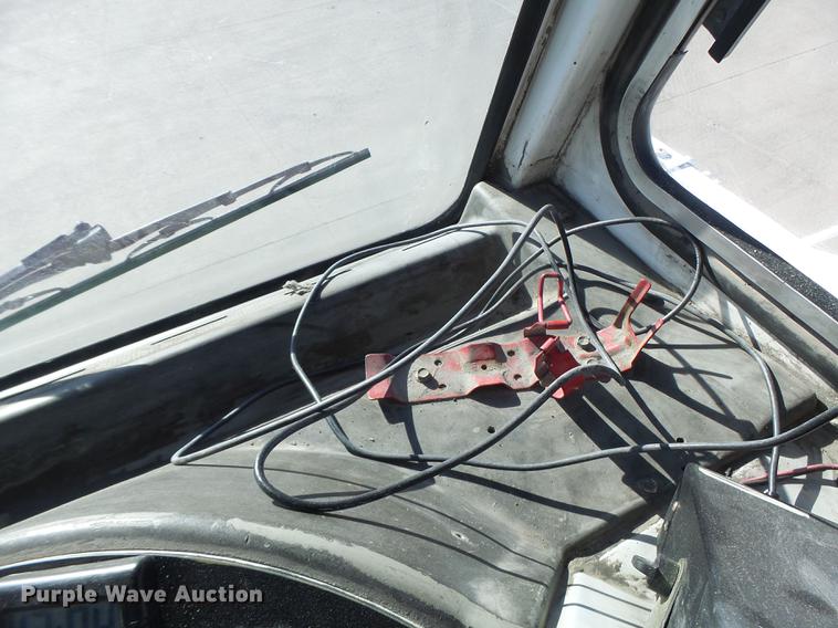 image for item DB9886 Kalmar Ottawa WT30 yard truck