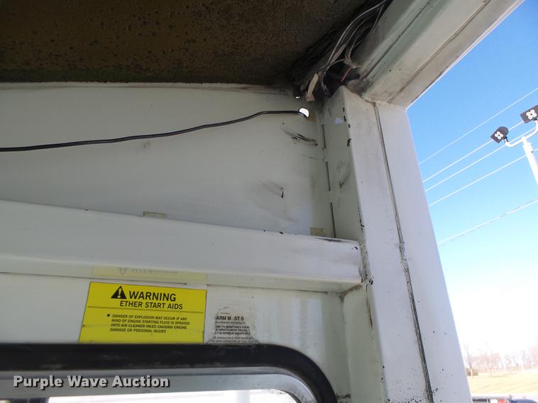 image for item DB9886 Kalmar Ottawa WT30 yard truck