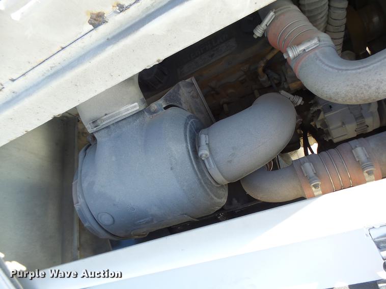 image for item DB9886 Kalmar Ottawa WT30 yard truck