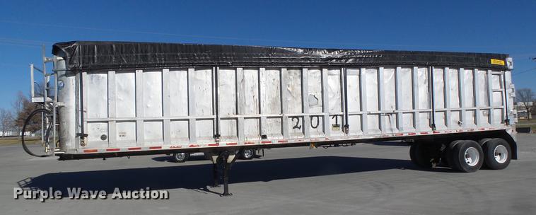 image for item DB9887 1995 Summit walking floor trailer