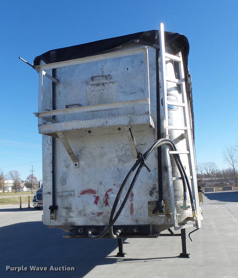 image for item DB9887 1995 Summit walking floor trailer