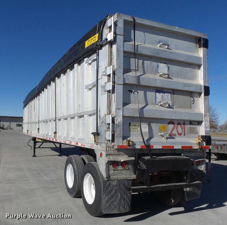 image for item DB9887 1995 Summit walking floor trailer