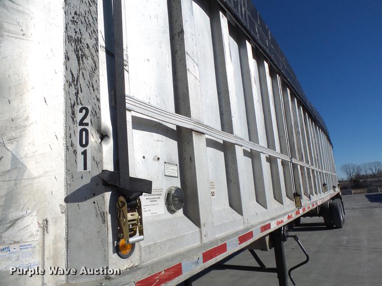 image for item DB9887 1995 Summit walking floor trailer