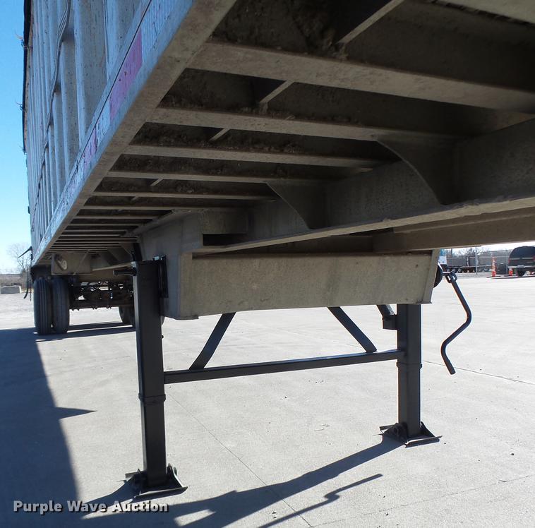 image for item DB9887 1995 Summit walking floor trailer