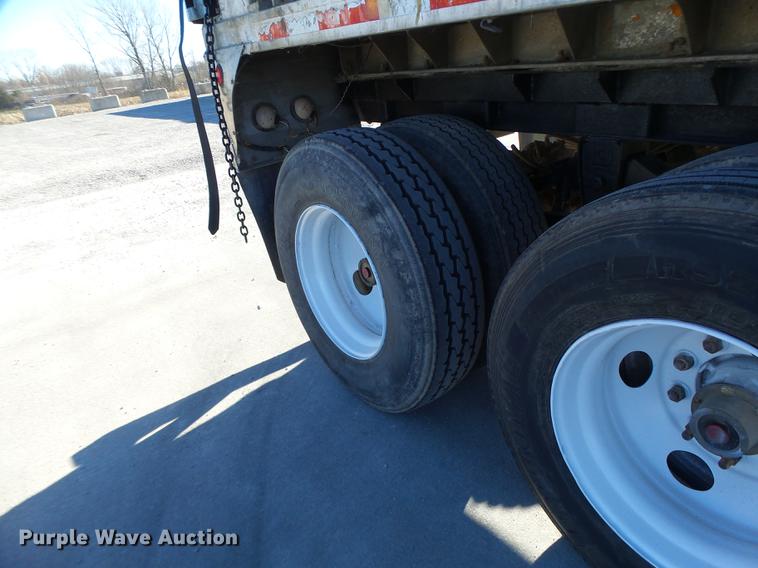 image for item DB9887 1995 Summit walking floor trailer