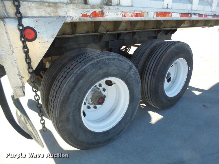 image for item DB9887 1995 Summit walking floor trailer