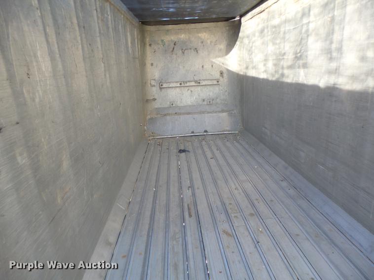 image for item DB9887 1995 Summit walking floor trailer