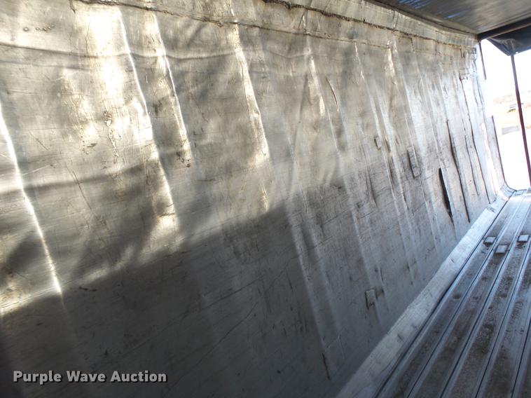 image for item DB9887 1995 Summit walking floor trailer