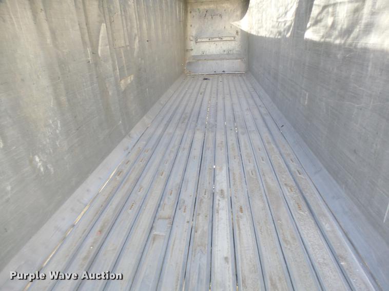 image for item DB9887 1995 Summit walking floor trailer