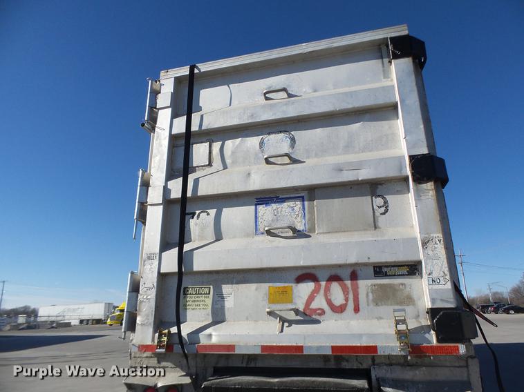 image for item DB9887 1995 Summit walking floor trailer