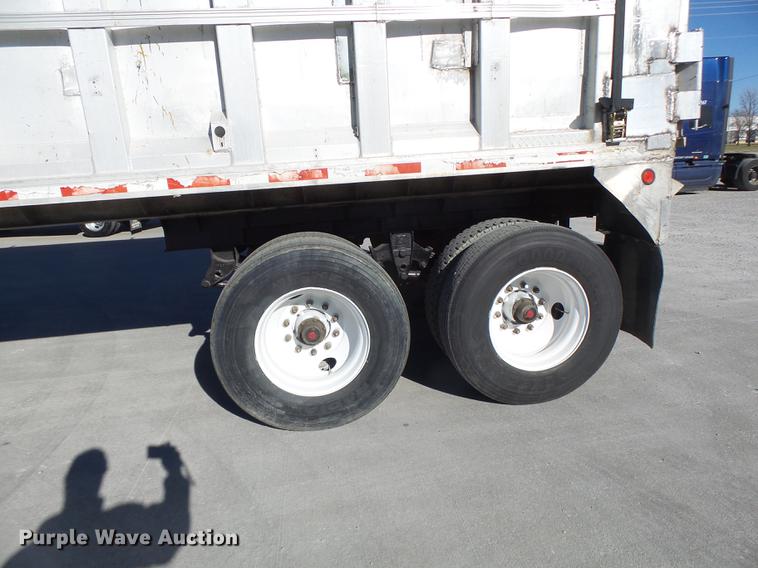 image for item DB9887 1995 Summit walking floor trailer
