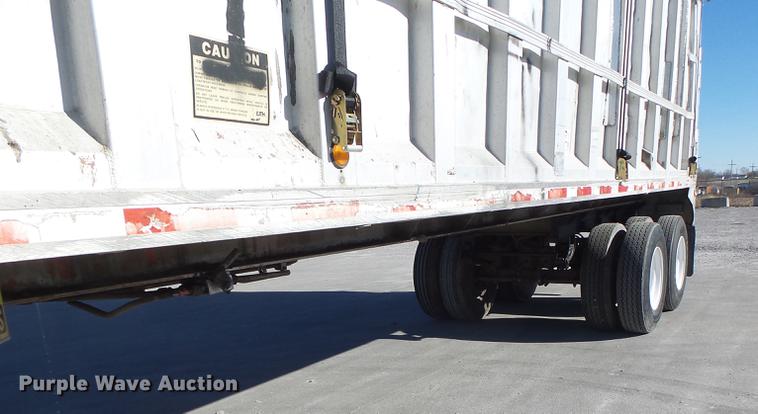 image for item DB9887 1995 Summit walking floor trailer